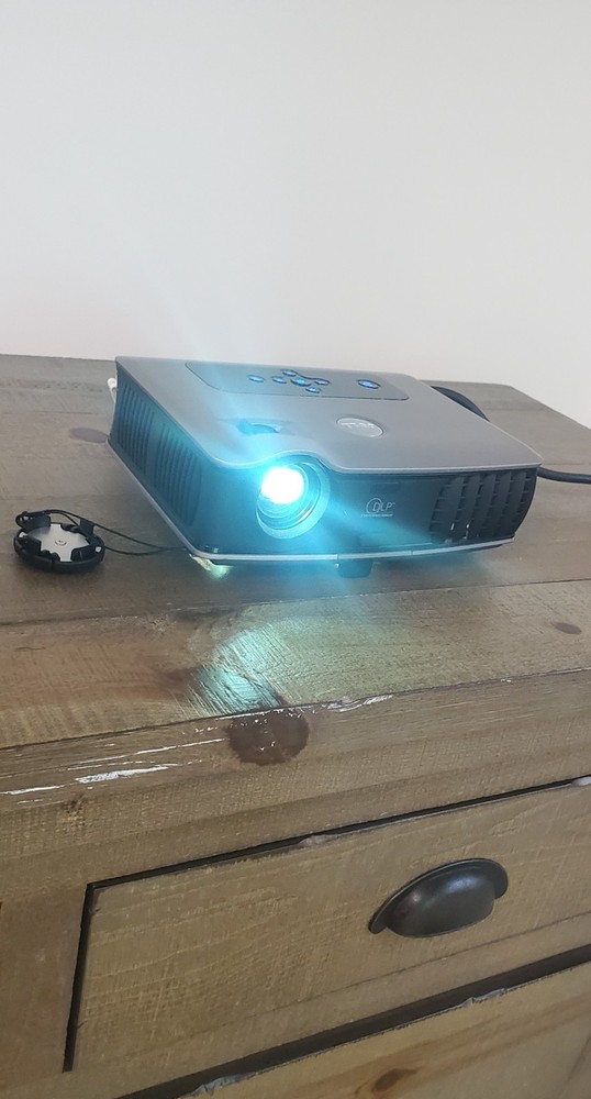 Dell 3400mp projector, working, with case And cables