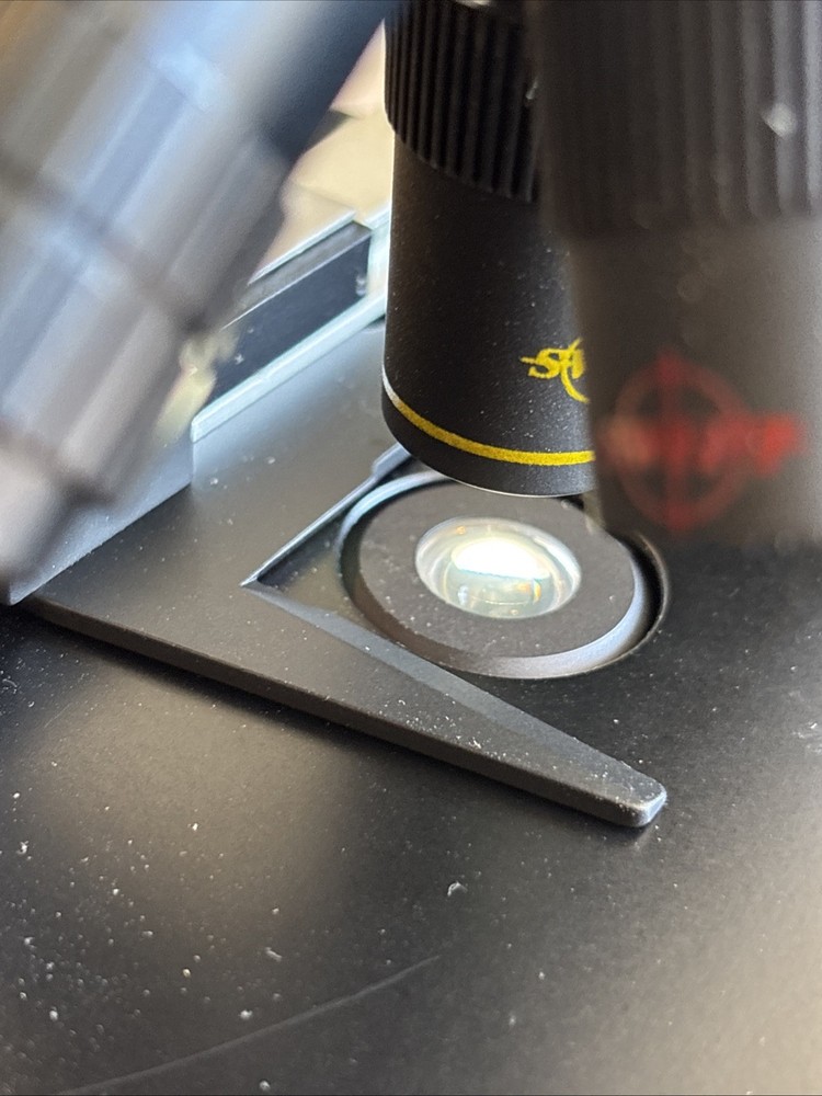 microscope Columbia FM 600