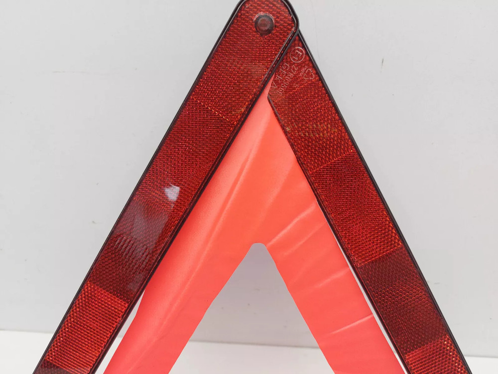 BMW 6 SERIES E63 E64 LCI EMERGENCY HAZARD WARNING LIGHT TRIANGLE 2008