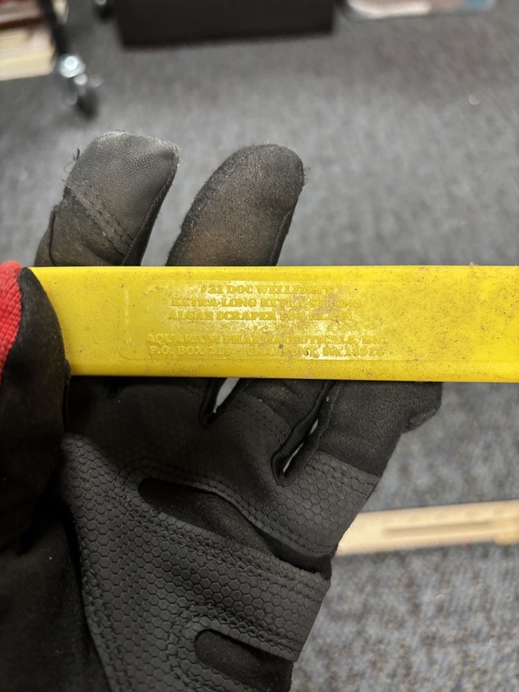 Used Doc Wellfish Algae Scraper for Glass