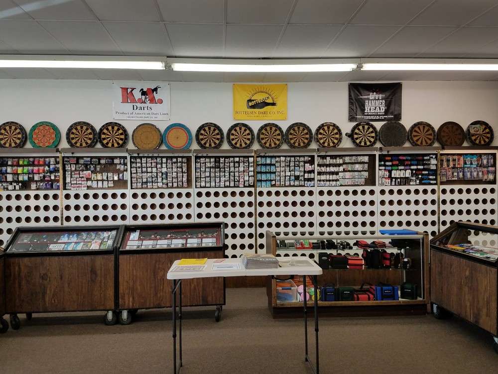 Eagle With Dartboard Dart Flights: 3 per set