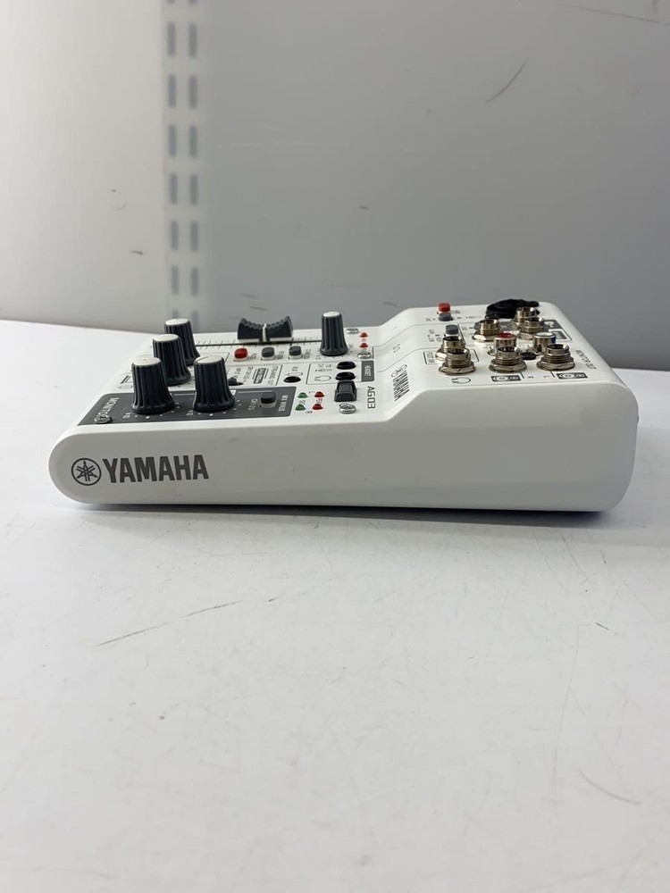 YAMAHA AG03MK2 MIXER Used