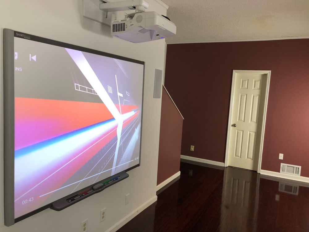 SMART Board SB680 77" Interactive Whiteboard for classroom