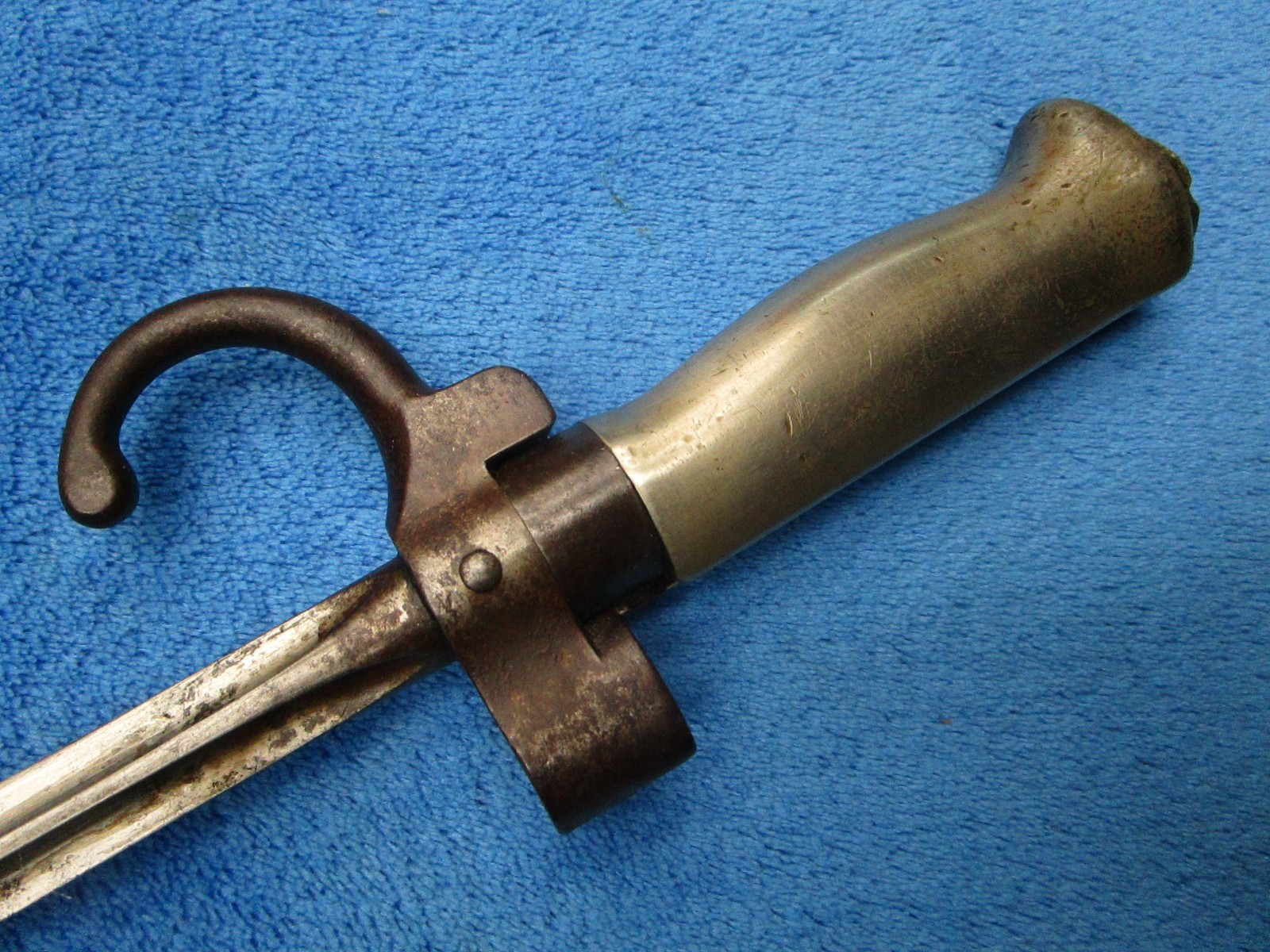 ORIGINAL ANTIQUE M1886 FRENCH LEBEL "ROSALIE" BAYONET AND SCABBARD WITH FROG