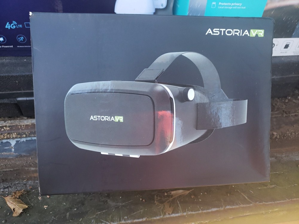 BRAND NEW Astoria VR Headset 