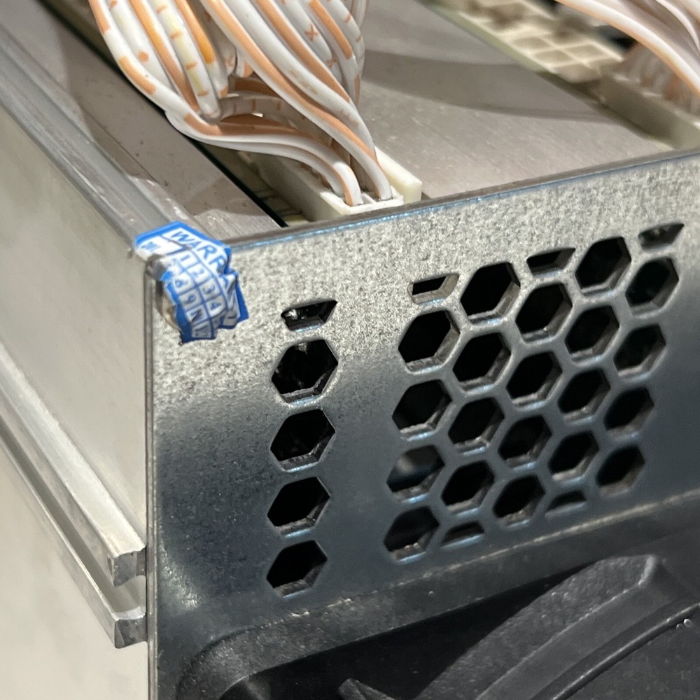 Bitmain Antminer D3 19.3Gh Mining X11 Algorithm (USA Seller) (Lightly Used)