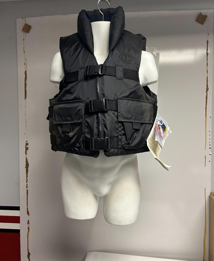 Stearns A Floatation Device(PFD)Model# MV5600 SO TYPE III LARGE BLACK