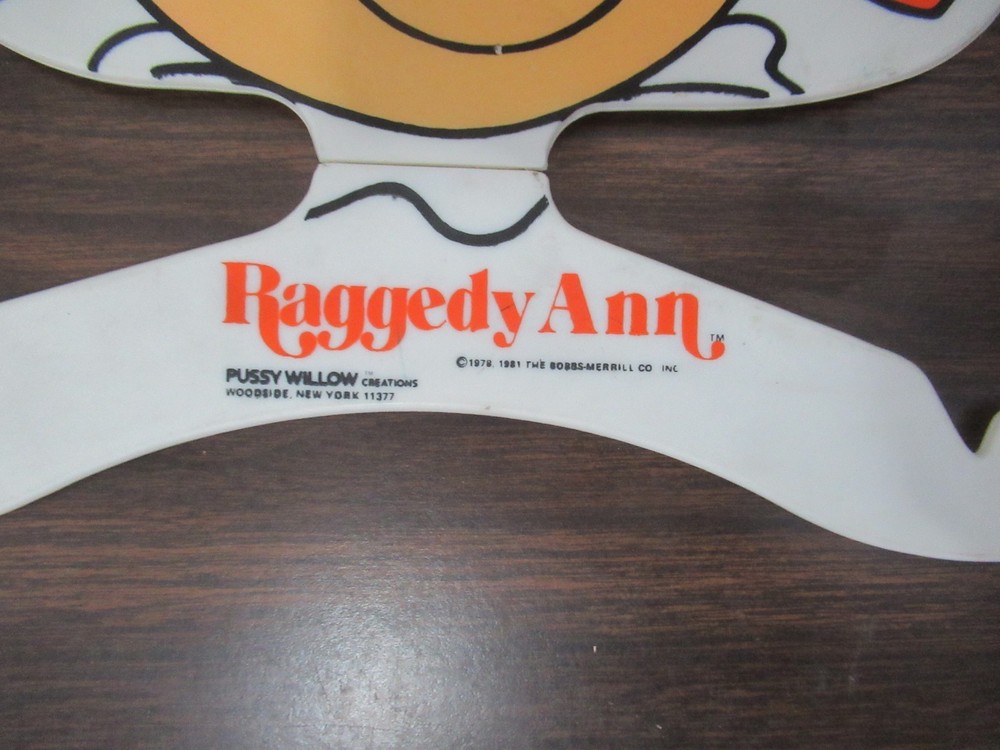 Raggedy Ann plastic folding hanger NICE vintage