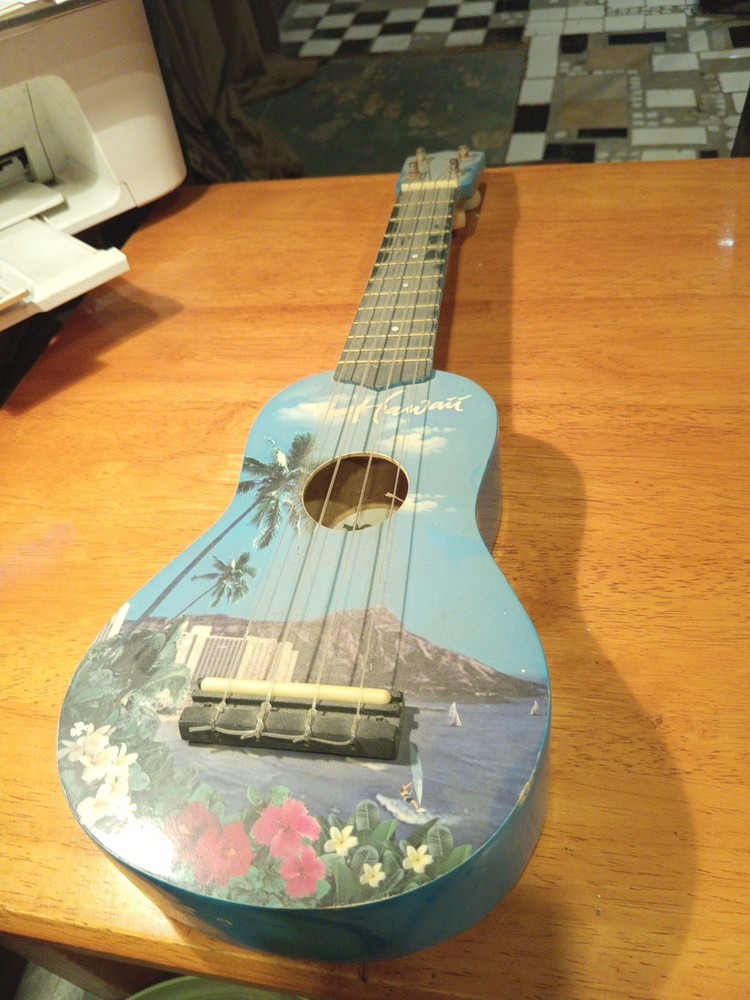 ukulele used, Z4