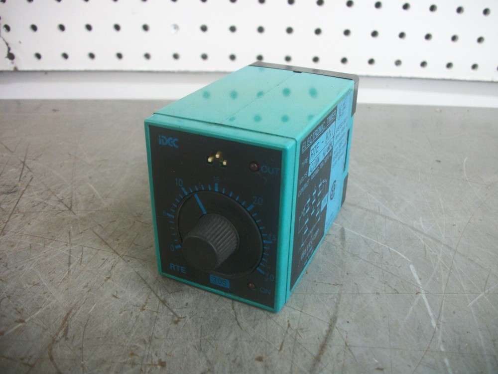IDEC ELECTRONIC TIMER RTE-BN1 10AMP 120VOLT 0-30SEC