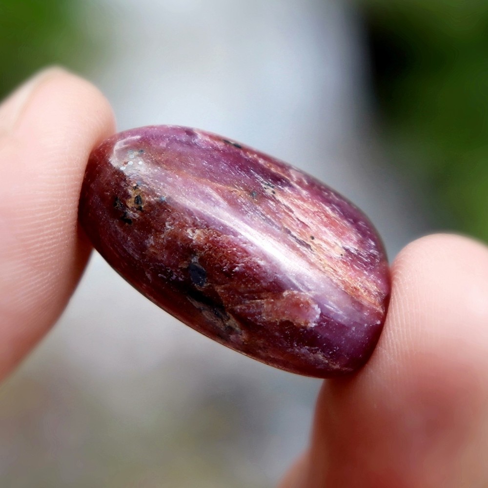 Tumbled Stone: Ruby, Red Corundum from India, Fluorescent (RUB52)