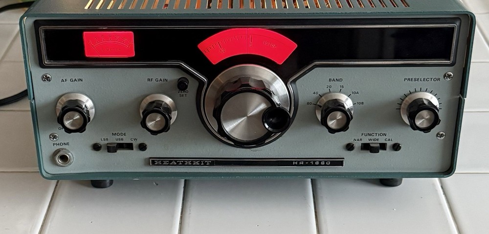 Power Tested Only — Heathkit HR-1680 Ham Radio Receiver — See Description