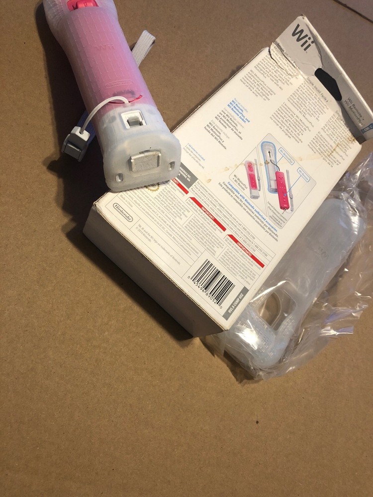 Nintendo Wii Wireless Remote + MotionPlus PINK Motion Controller With Box