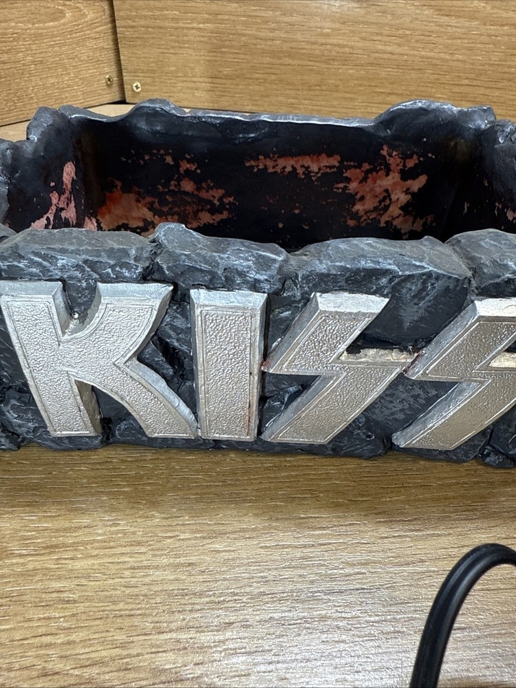 Legendary Rock Band Kiss Blood Spit Fountain! 2007 Kiss Catalog Ltd. Used