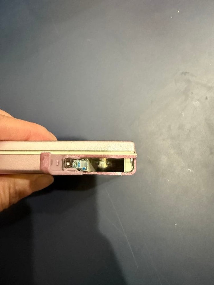 Sony MD Walkman MZ-E520 With Remote Control Untested