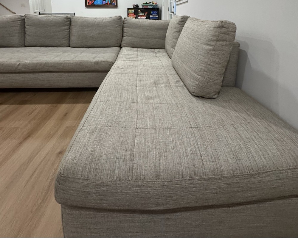 Large Two-Piece Gray Sofa – Excellent Condition Spacious and super comfortable