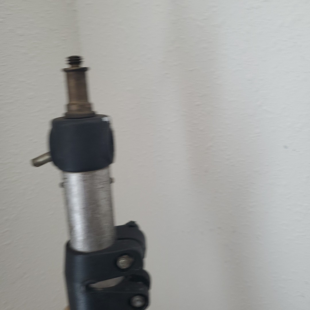 BOGEN MANFROTTO ADJUSTABLE ALUMINUM WALL MOUNTED BOOM ARM #3077