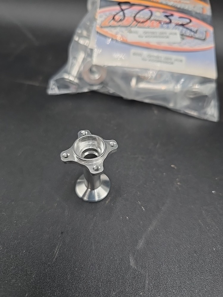 Custom Works Aggressor Offset Diff Hub 8032 Pan Car Rc