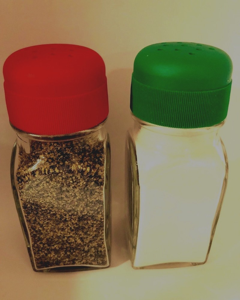 Salt or Pepper Shaker Replacement Plastic Top ( 12 Count )