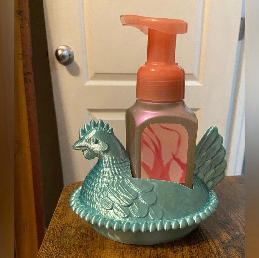 Hen On Nest Foaming Soap Holder