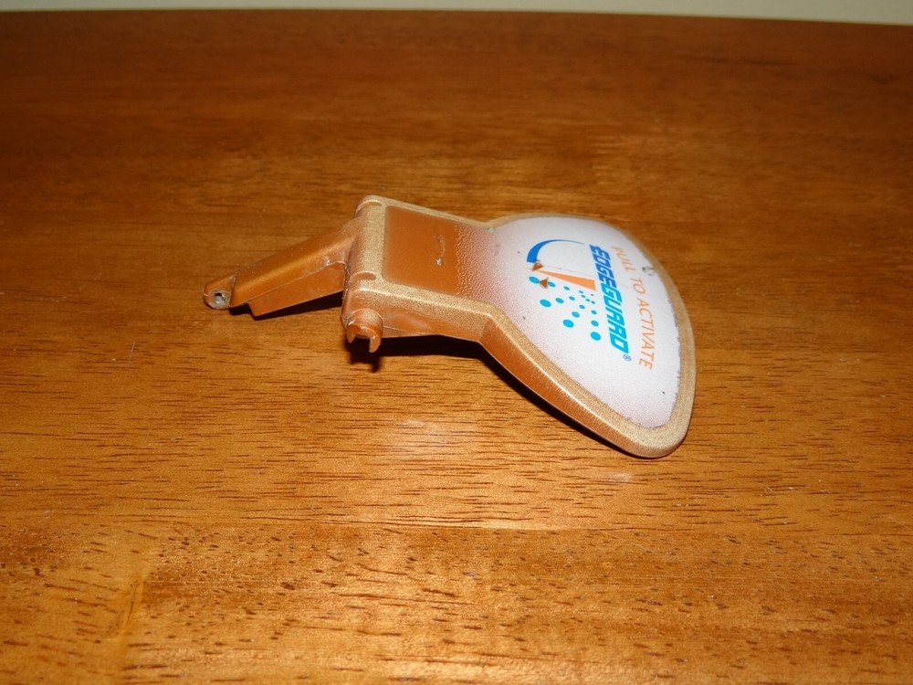 Scotts 171886 SNAP Broadcast Spreader EdgeGuard Release Button/Lever OEM Part