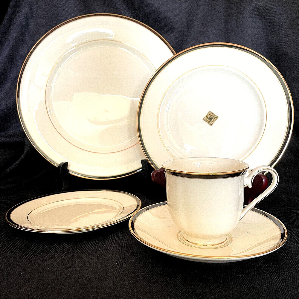 LENOX 'URBAN LIGHTS' DINNERWARE - 5 PIECE PLACE SETTING