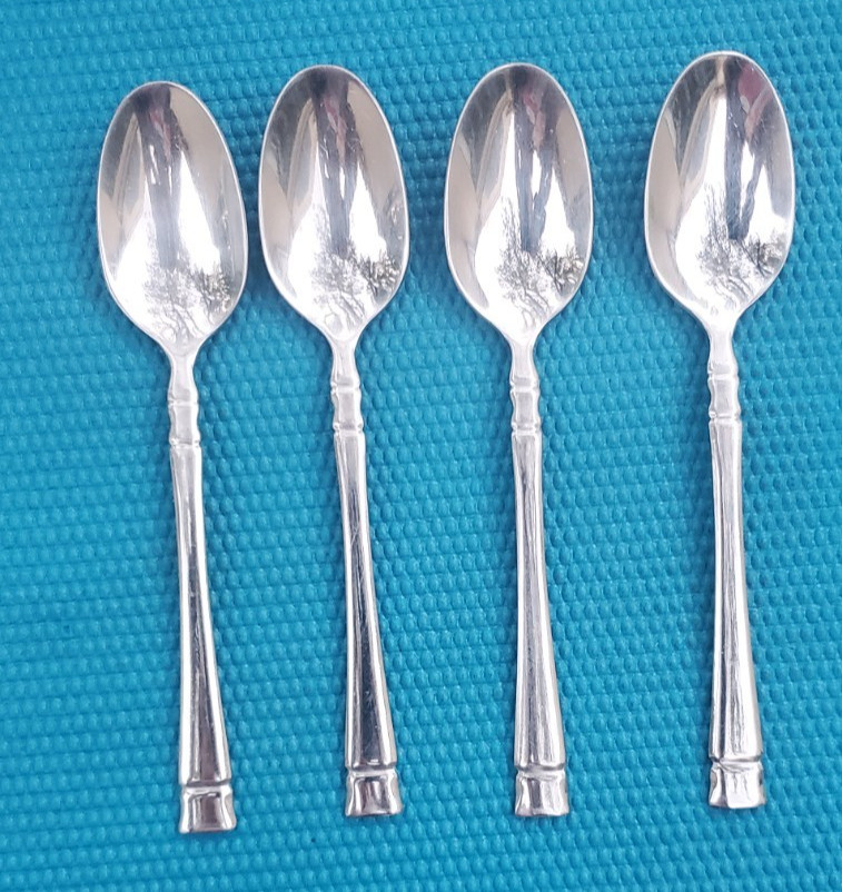 4-Oneida EVERSON PLACE / SOUP SPOONS 8"