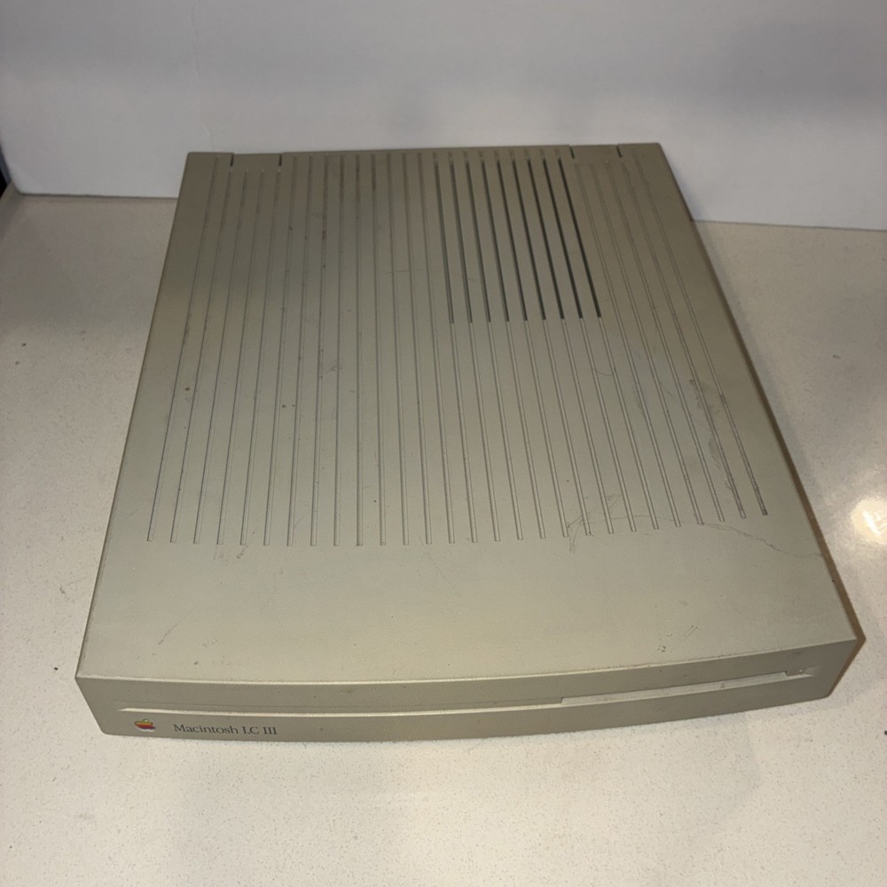 Apple Macintosh LC III Computer 1993 Model: M1254 POWERS ON