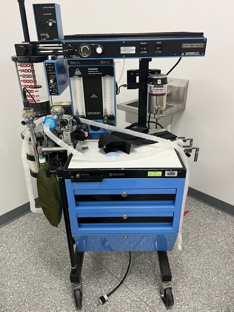 DRAGER NARKOMED 2B ANESTHESIA MACHINE