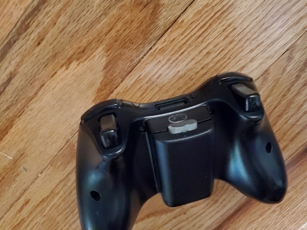XBox X Box 360 controller PARTS needs new battery pack READ