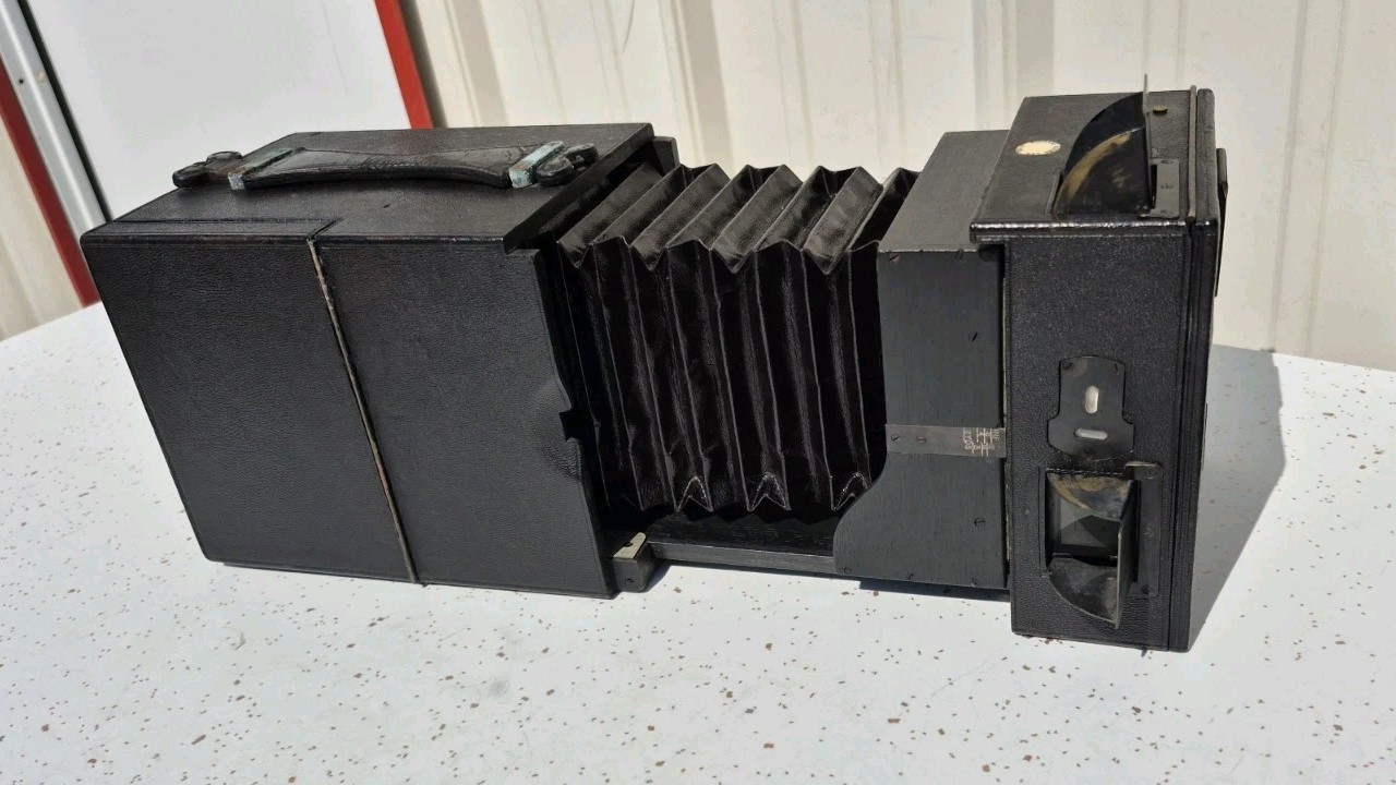 Newman & Guardia Universal Pattern B Box camera Richard Keene Derbyshire