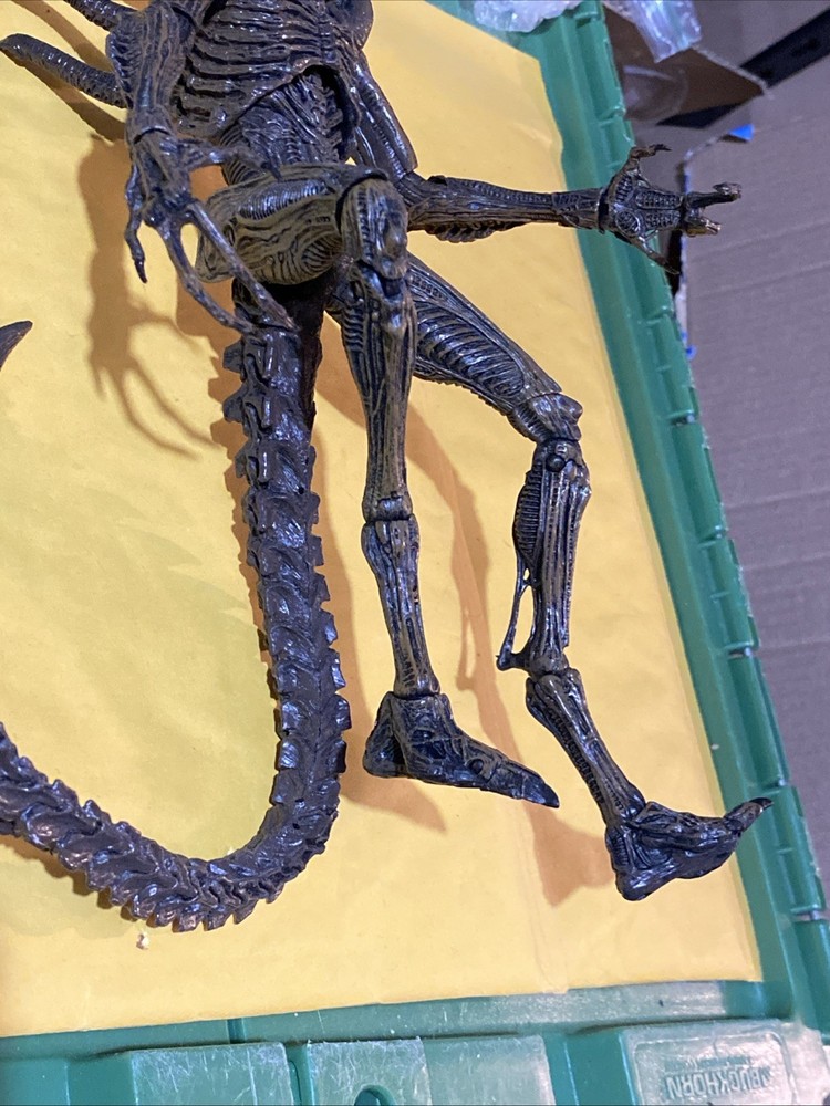 NECA Alien Resurrection Xenomorph Warrior Loose