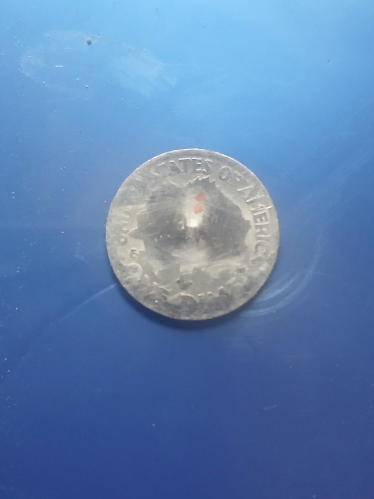 light strike on reverse 2000p Roosevelt dime