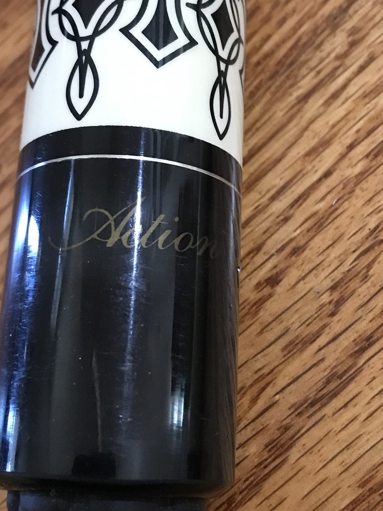 Action Pool Cue And Case ACT71 18 Oz