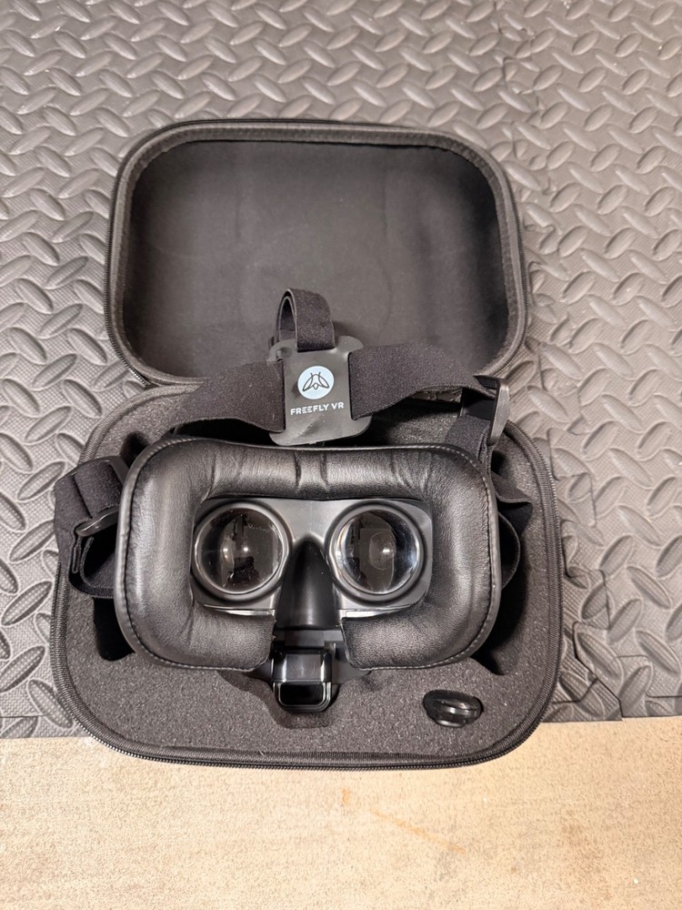 Freefly Virtual Reality 3D Headset for Smartphone - FREEFLY01