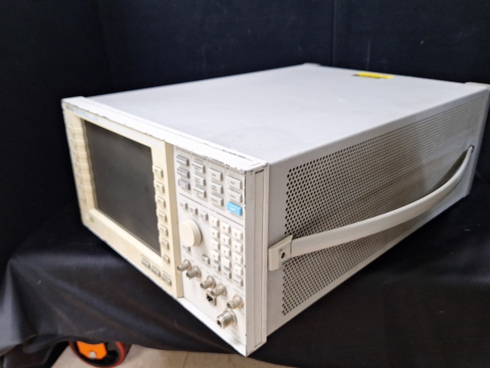 HP Agilent E5515A Wireless Communication Test Set - AS IS SELLING (0365)