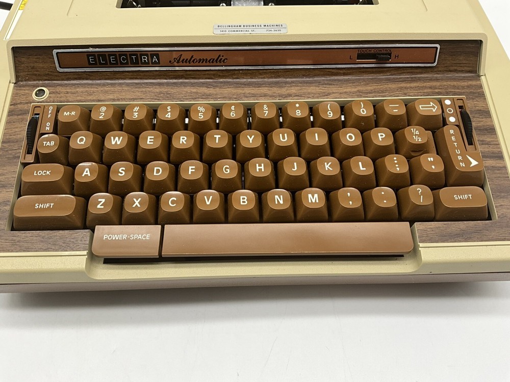 Smith Corona Automatic Electric Typewriter Model 3LRB With Soft Case, Works