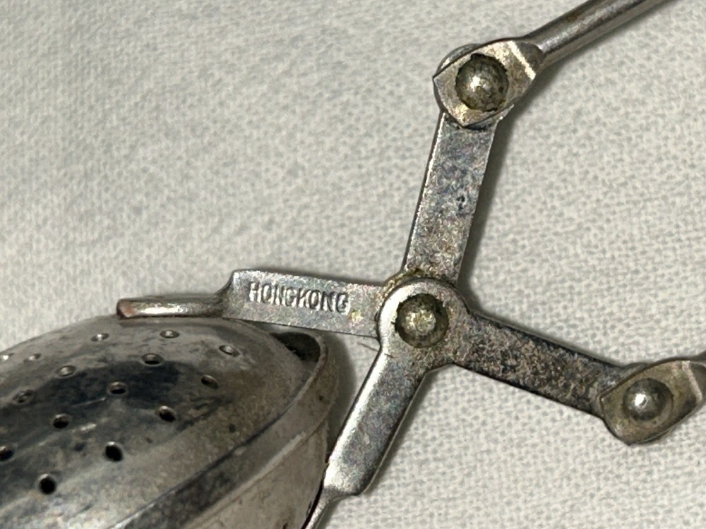 Vintage Tea STRAINER SPOON Latch Diffuser Brew HONG KONG Squeeze Handle