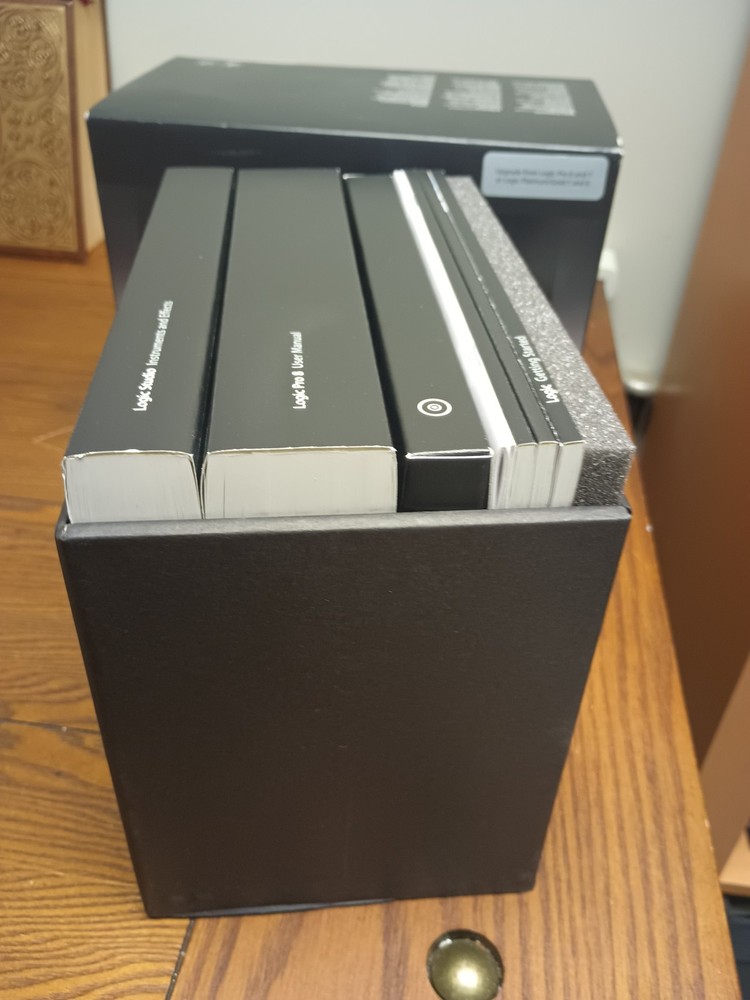 Apple Logic Studio Logic Pro 8 Complete Box & Materials - Vintage Software 2007