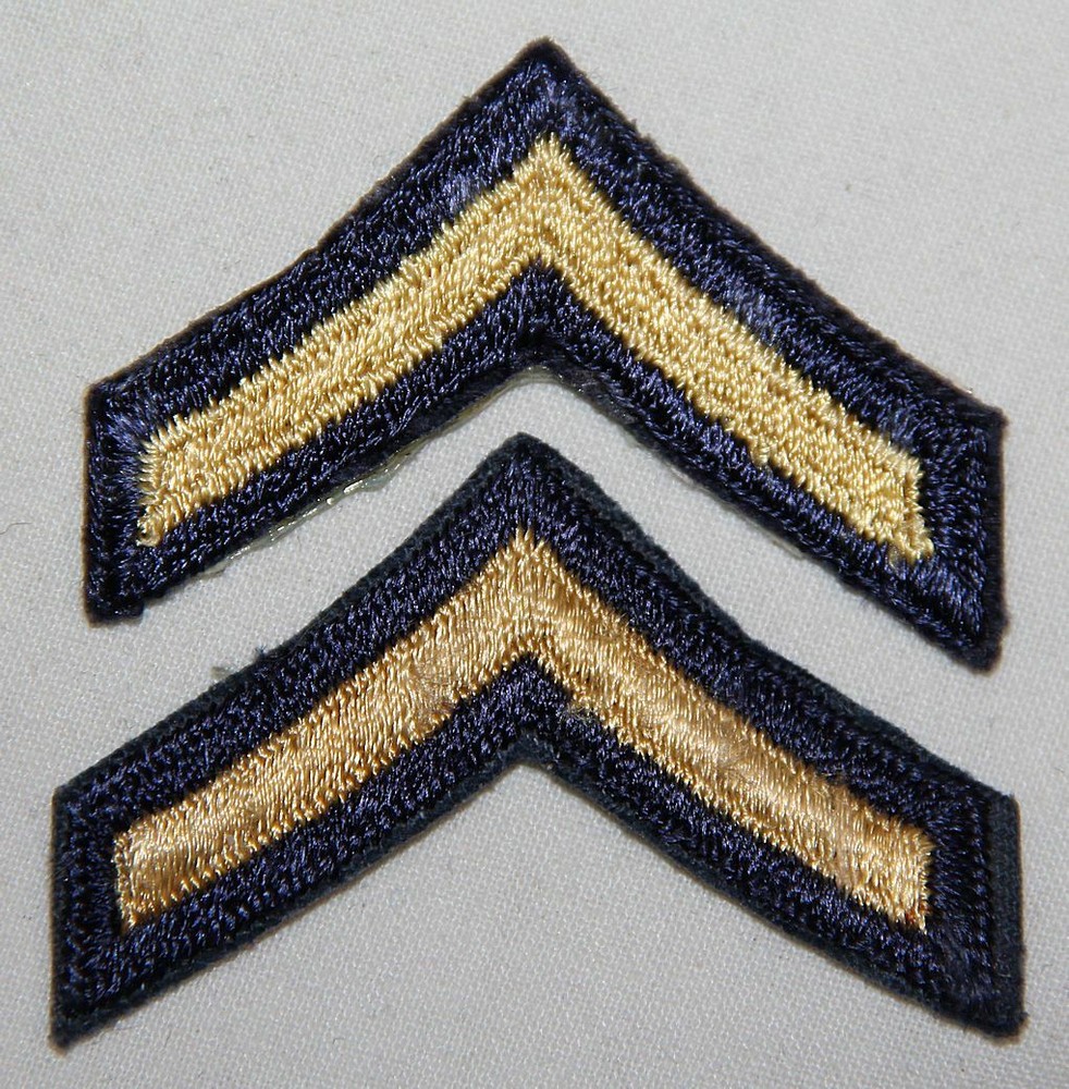 ORIGINAL SMALL SIZE KOREAN WAR NON-COMBAT PRIVATE FIRST CLASS CHEVRONS, STRIPES