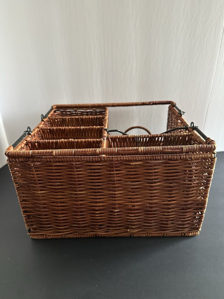 Wicker Basket Caddy / Organizer For Picnic Or Tabletop. READ DESCRIPTION ⬇️