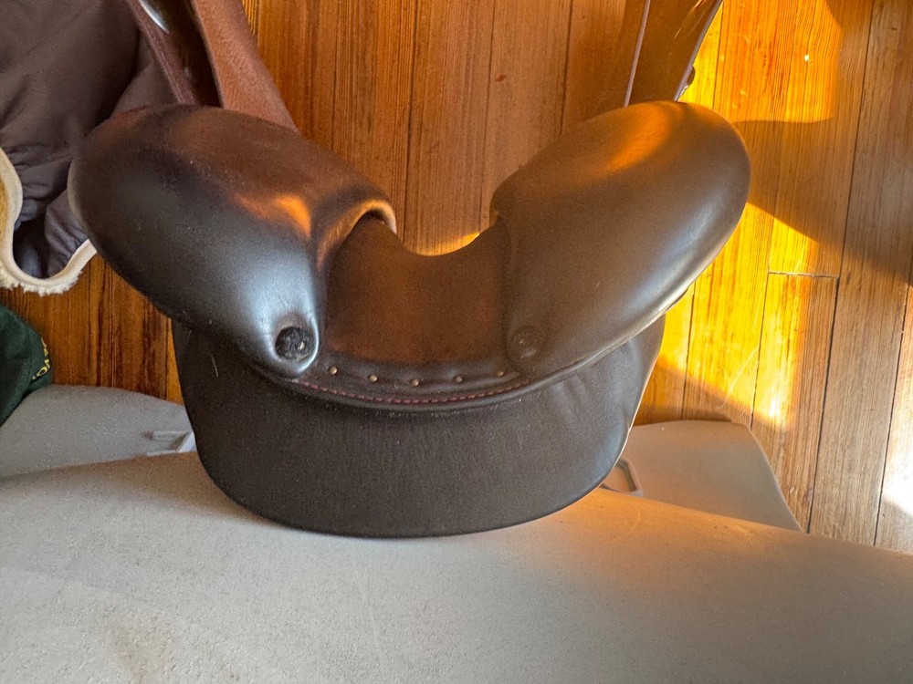 16" Meyer Zephyr Saddle - 2019 - WIDE - Mint!