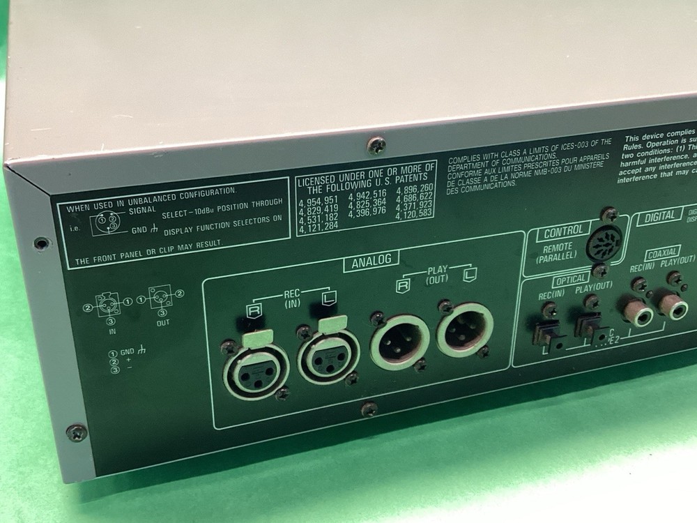 Panasonic SV-3800 Pro Digital Audio Tape DAT Recorder Deck POWERS ON - UNTESTED
