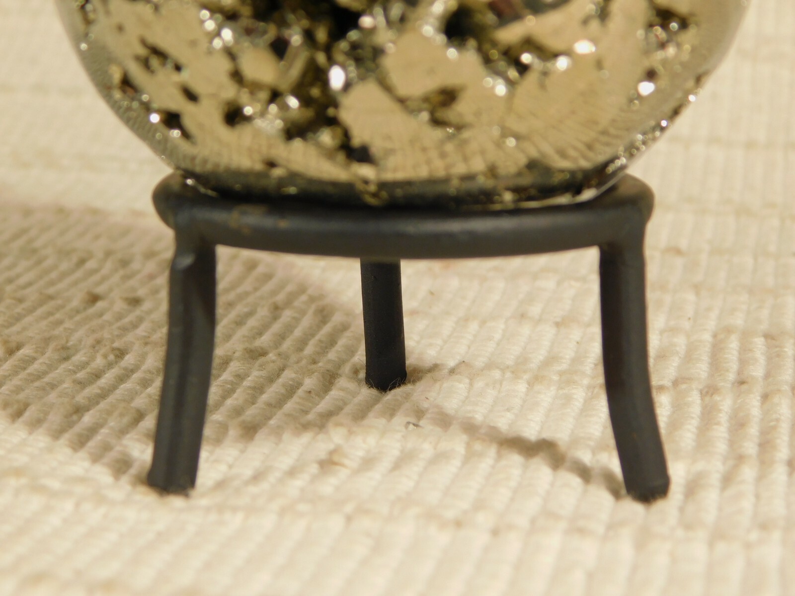 Sphere Display Stand Medium Size Black Metal Short