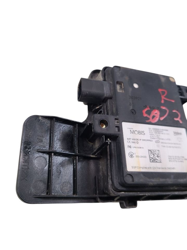Used Blind Spot Detection System Warning Control Module fits: 2016 Hyundai Tucso