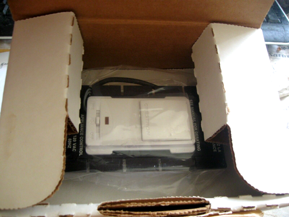Crestron CLW-SW1W / Wall Box Switch, Single Button, White NEW in BOX