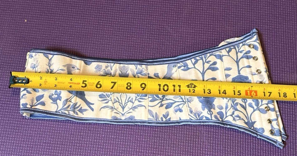 Scarlet Darkness Belt Corset ribbon tie Size 14 Renaissance Cosplay tapestry