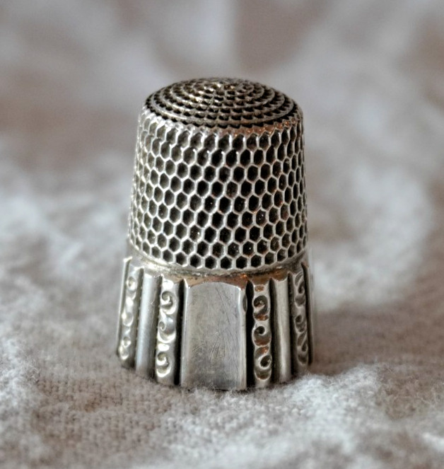 Antique Simons Sterling Silver Thimble - S Shield Hallmark, Size 10