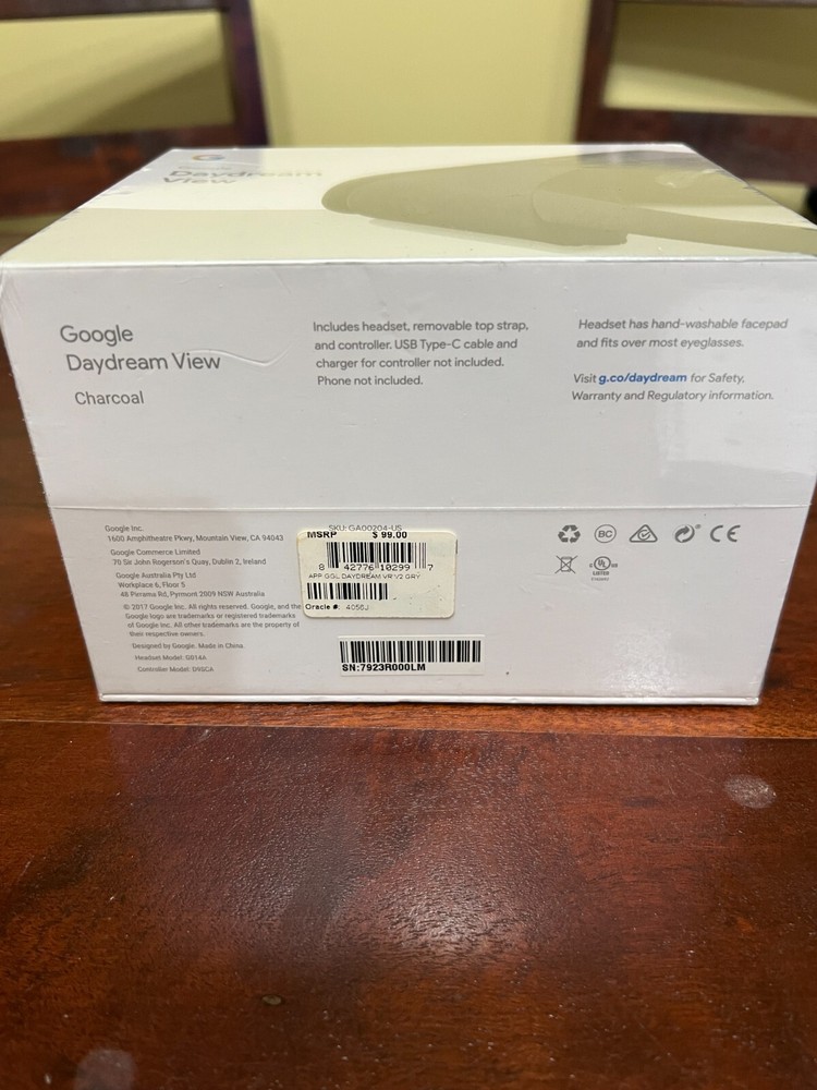 Google Daydream View VR Headset & Controller Charcoal New Sealed in box