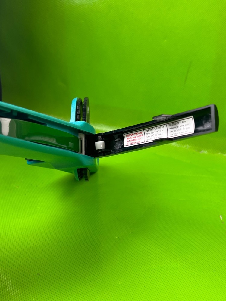 Esselte embossing label maker raised letter rotating wheel blue embossing